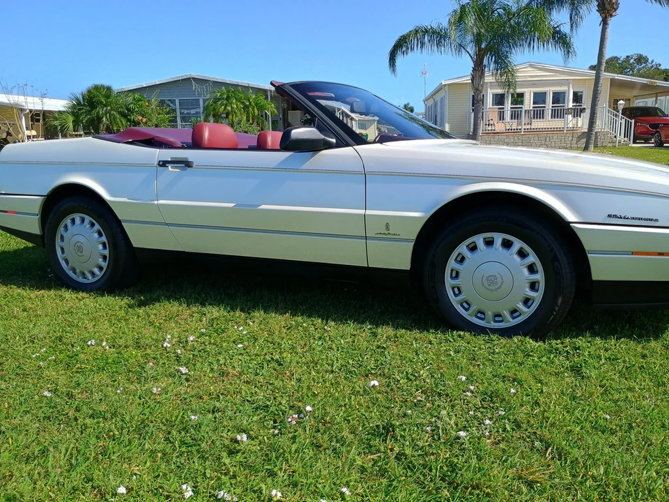 1993 Cadillac Allante - Image 13 of 31