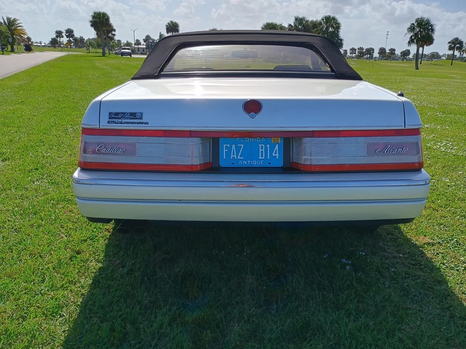 1993 Cadillac Allante - Image 11 of 31