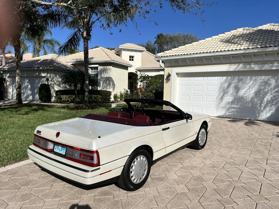 1993 Cadillac Allante - Image 10 of 31