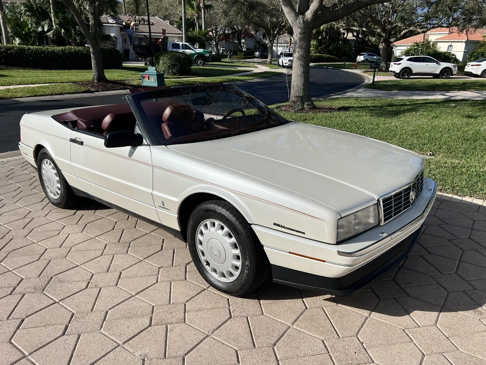 1993 Cadillac Allante - Image 2 of 31
