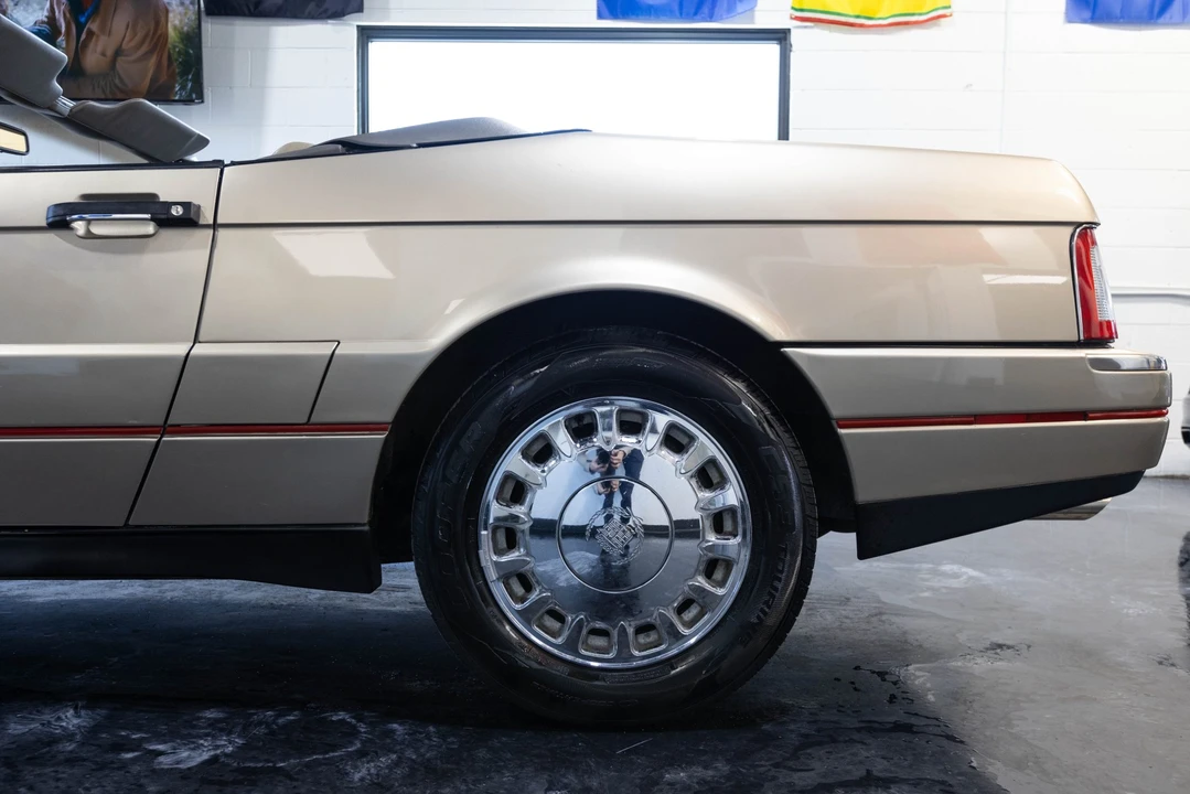 1993 Cadillac Allante - Image 17 of 31