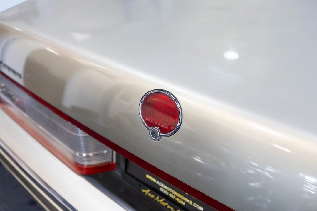 1993 Cadillac Allante - Image 27 of 31