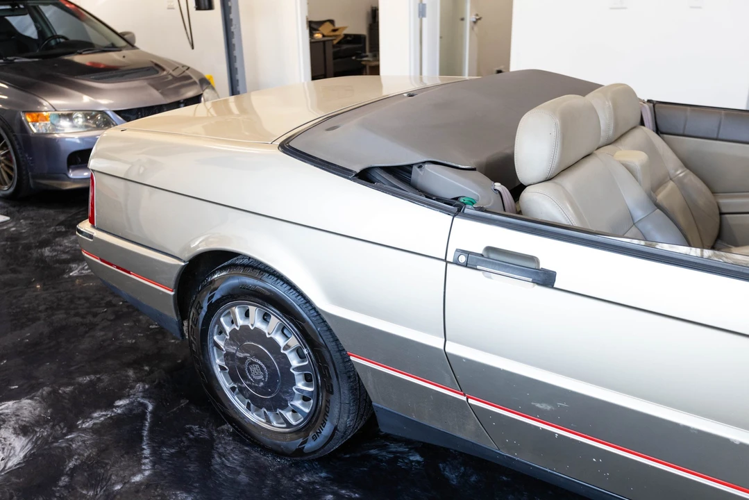 1993 Cadillac Allante - Image 14 of 31