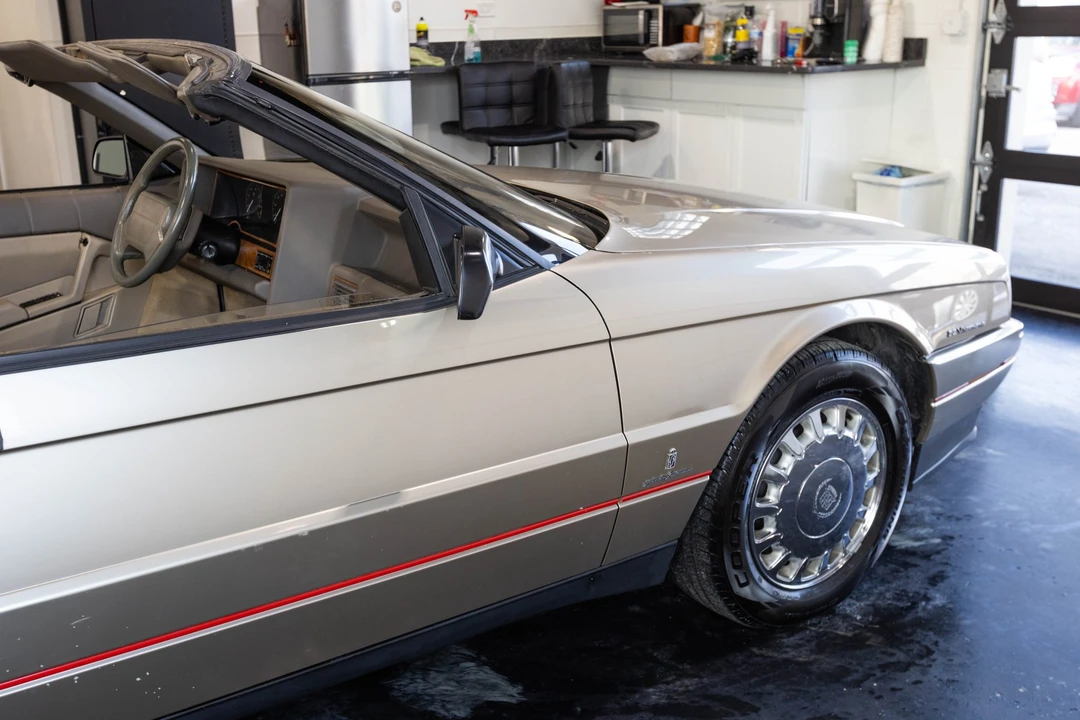 1993 Cadillac Allante - Image 13 of 31