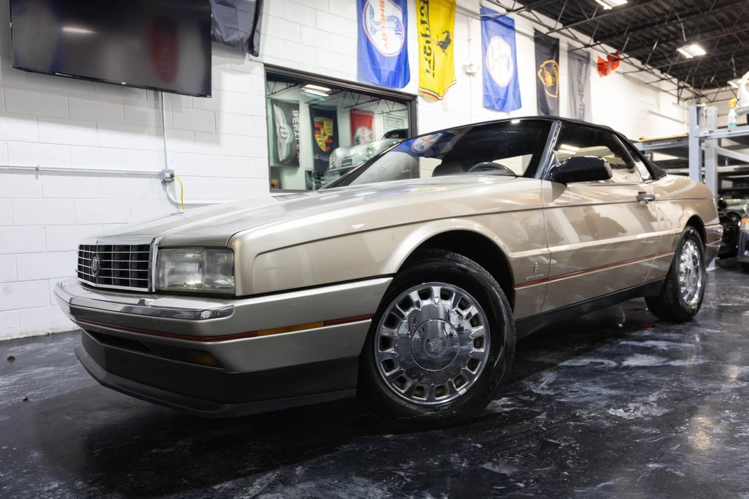 1993 Cadillac Allante - Image 8 of 31