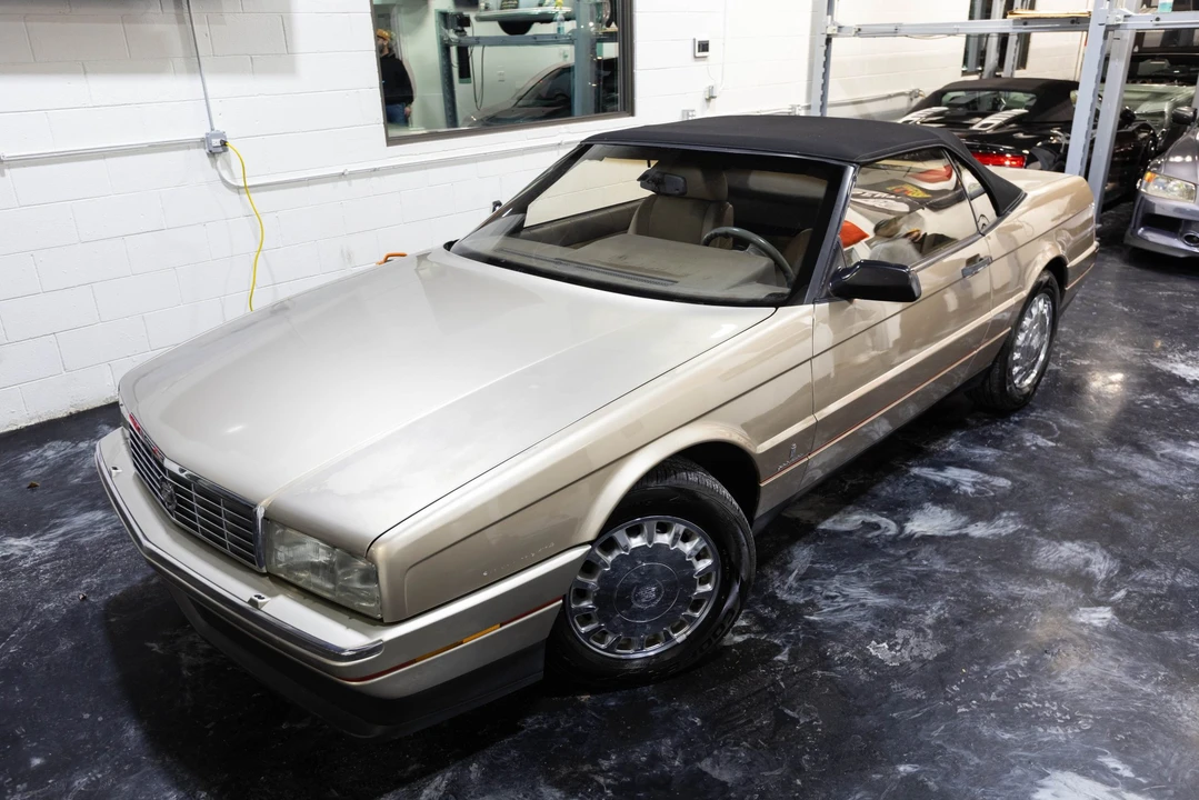 1993 Cadillac Allante - Image 9 of 31