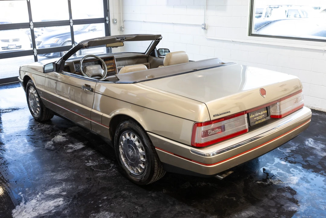 1993 Cadillac Allante - Image 7 of 31
