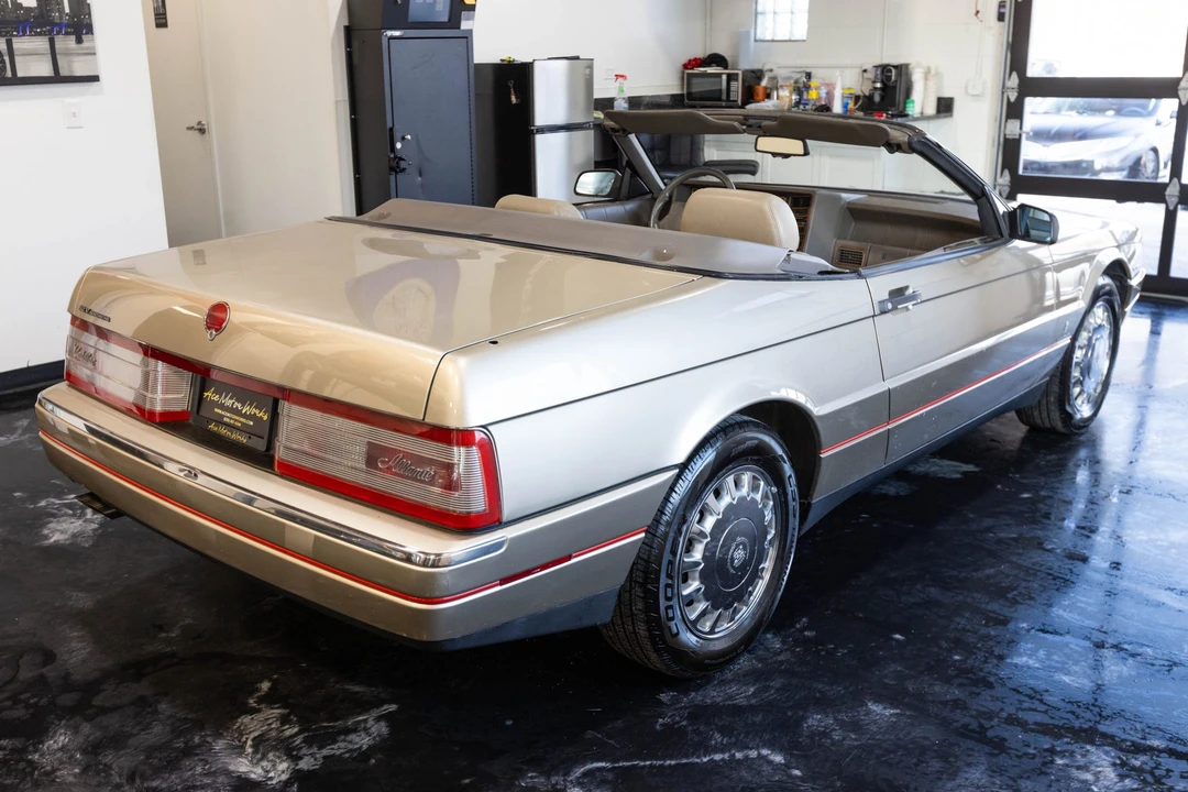 1993 Cadillac Allante - Image 5 of 31