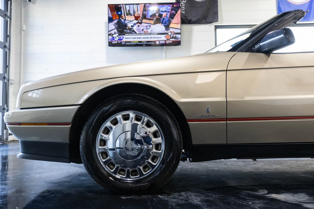 1993 Cadillac Allante - Image 5 of 12