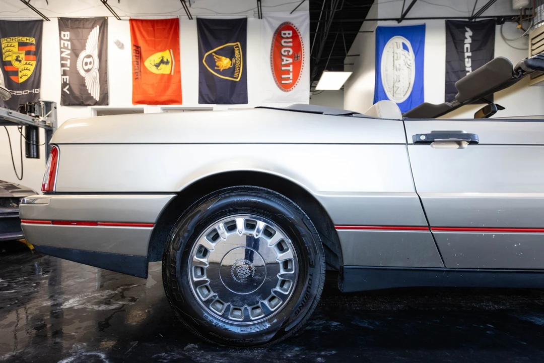 1993 Cadillac Allante - Image 20 of 21