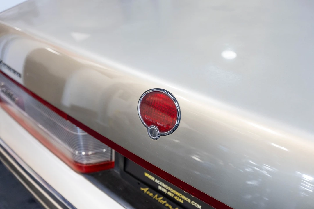 1993 Cadillac Allante - Image 16 of 21