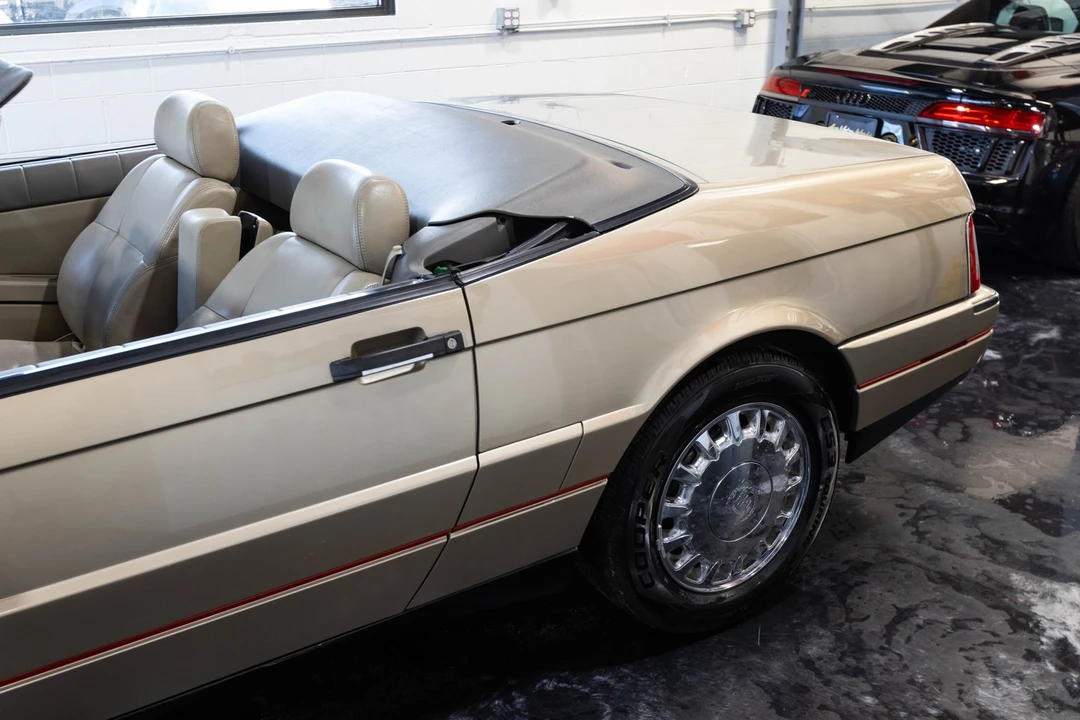 1993 Cadillac Allante - Image 9 of 12