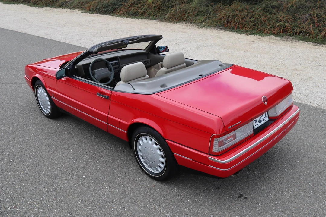 1993 Cadillac Allante - Image 10 of 31