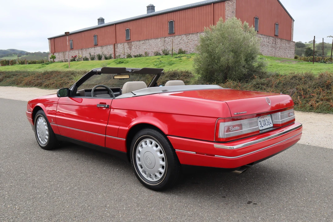 1993 Cadillac Allante - Image 11 of 31