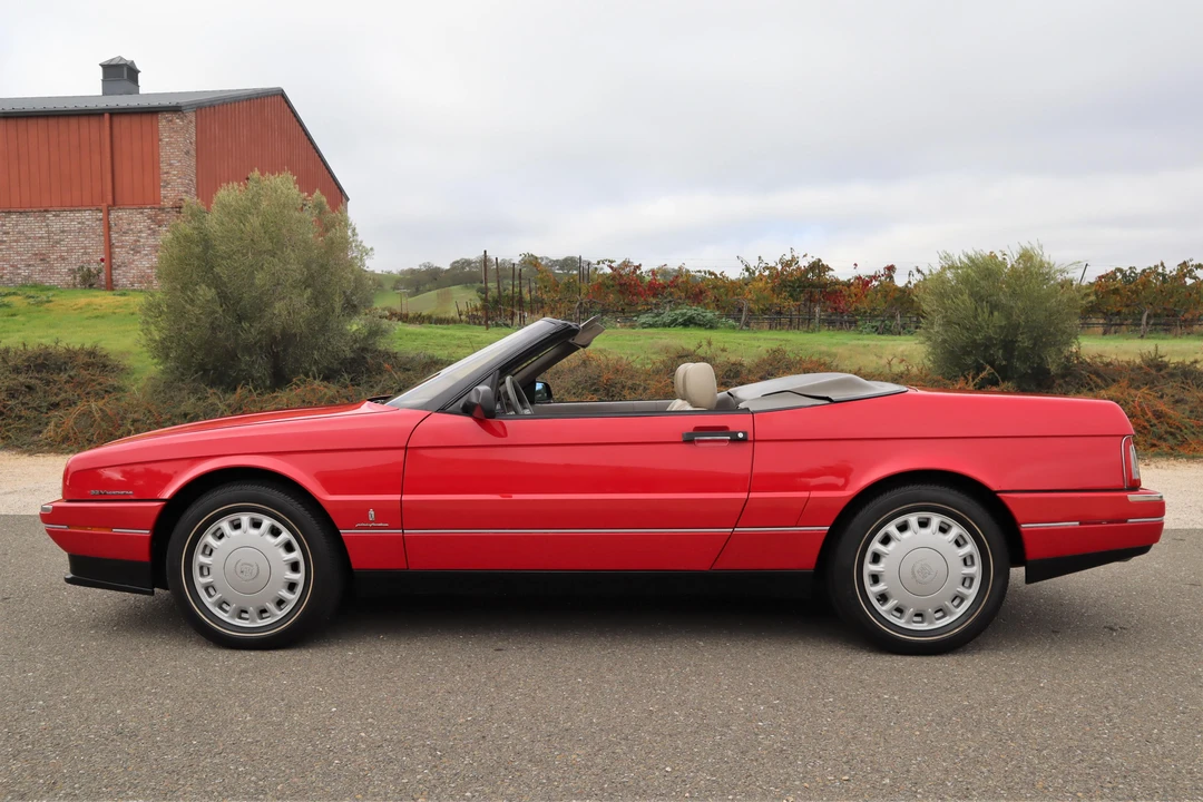1993 Cadillac Allante - Image 9 of 31