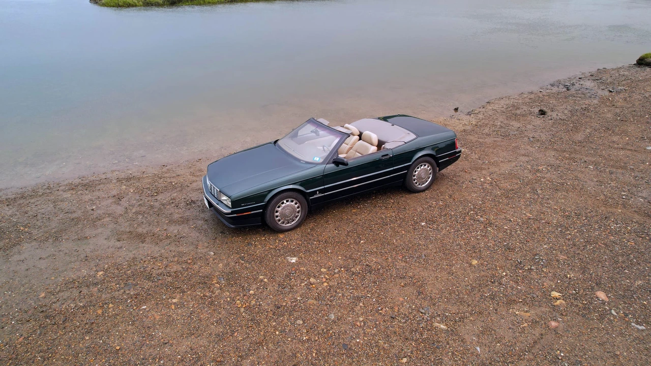 1993 Cadillac Allante - Image 16 of 31