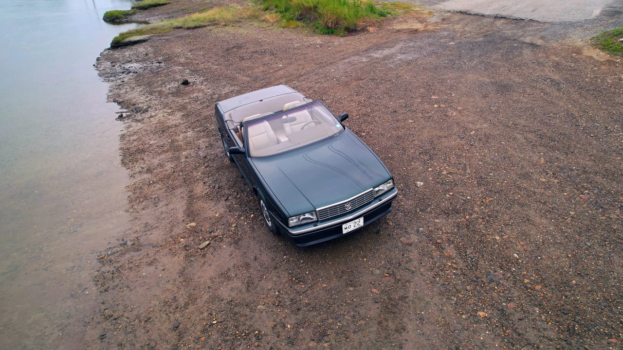 1993 Cadillac Allante - Image 18 of 31