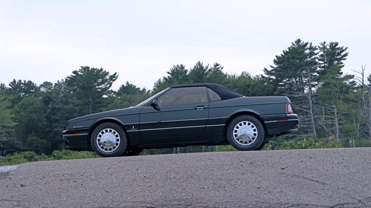 1993 Cadillac Allante - Image 28 of 31