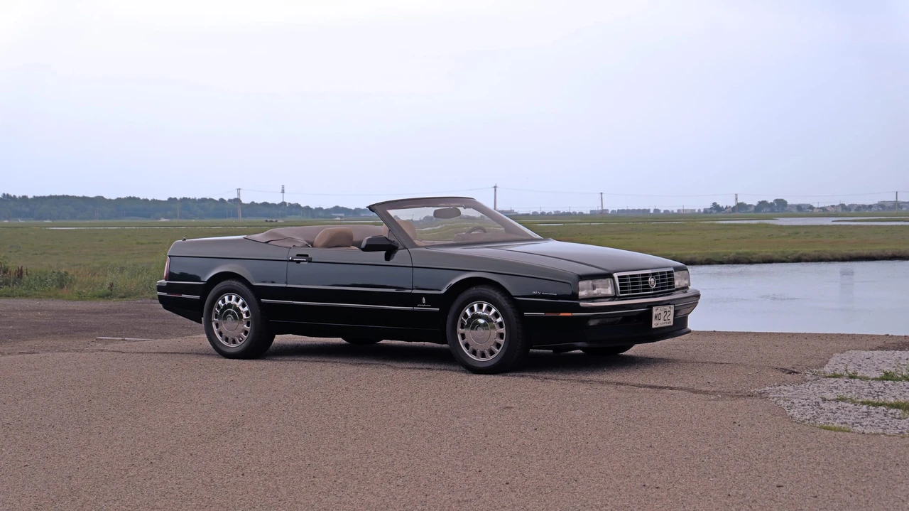 1993 Cadillac Allante - Image 21 of 31