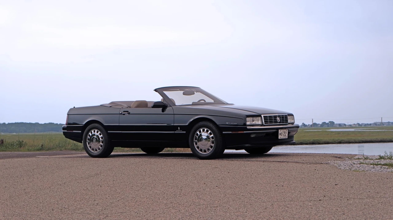 1993 Cadillac Allante - Image 22 of 31