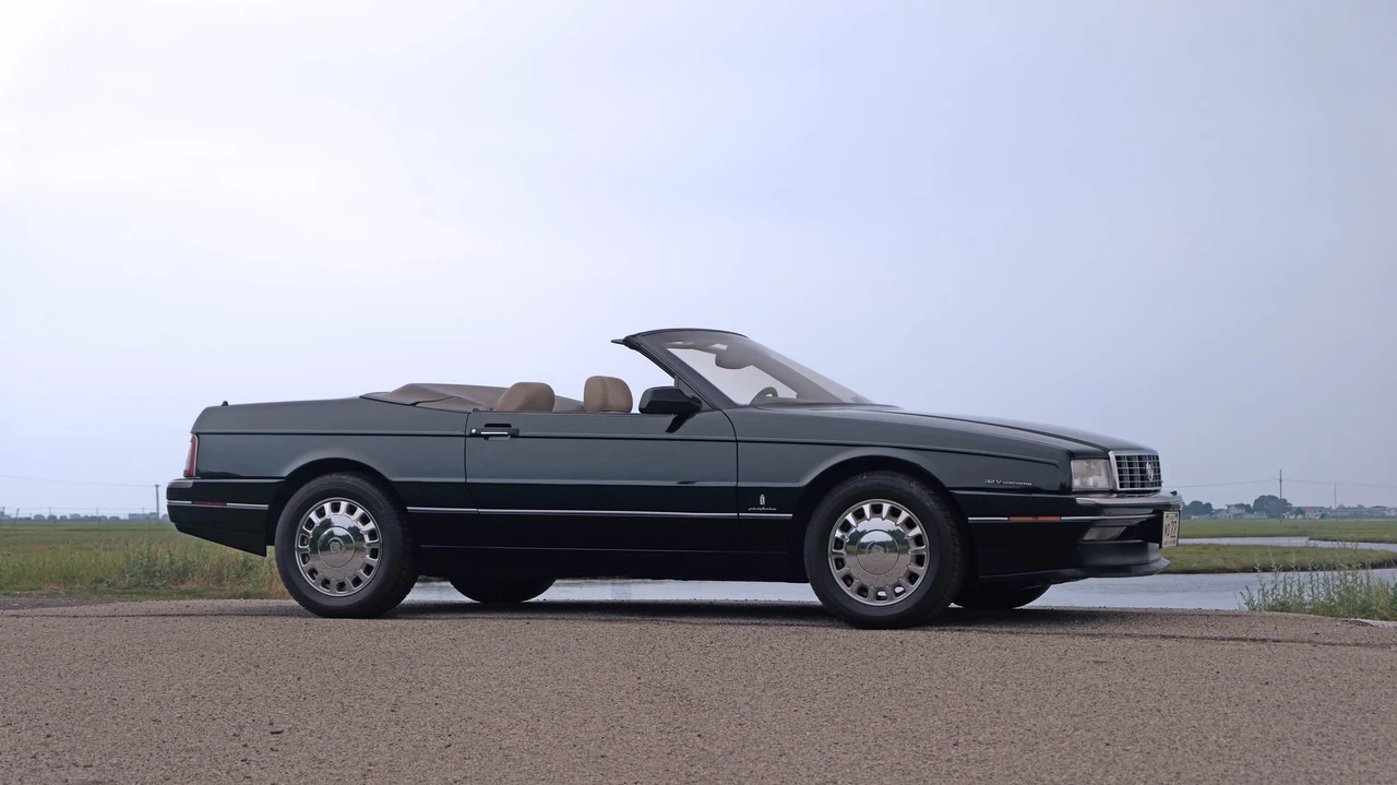 1993 Cadillac Allante - Image 29 of 31