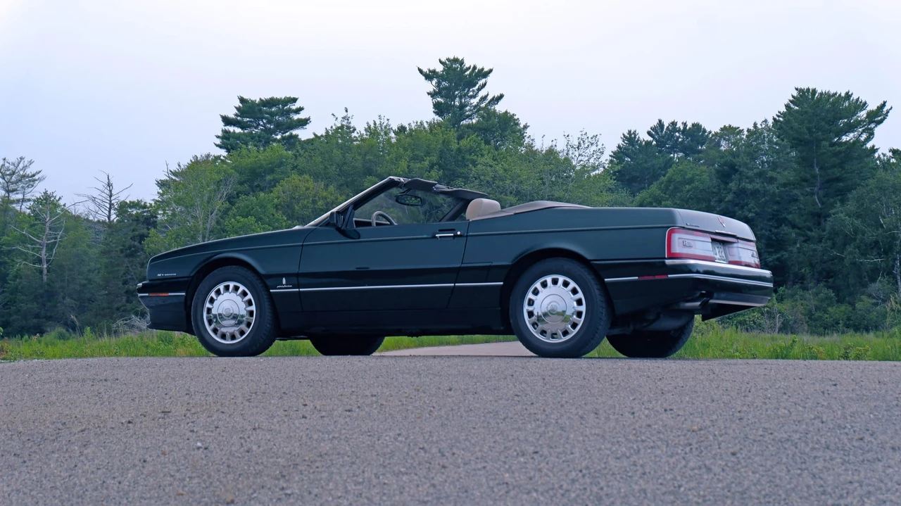 1993 Cadillac Allante - Image 30 of 31