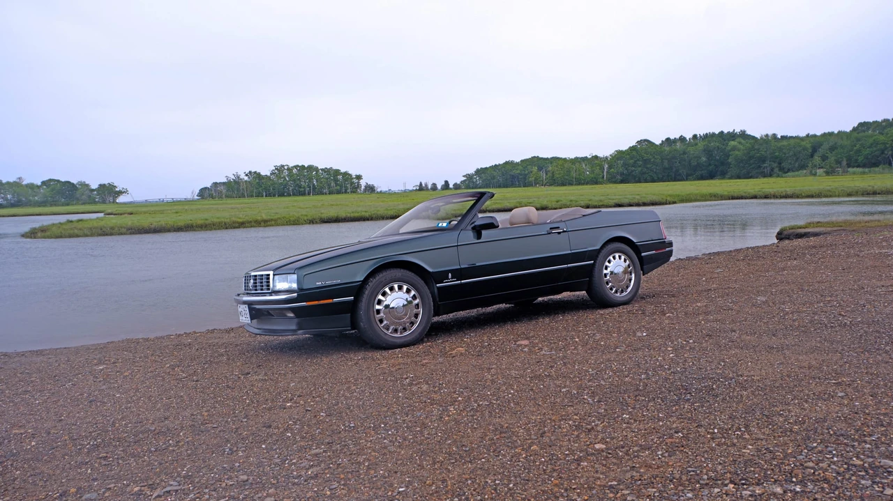 1993 Cadillac Allante - Image 9 of 31