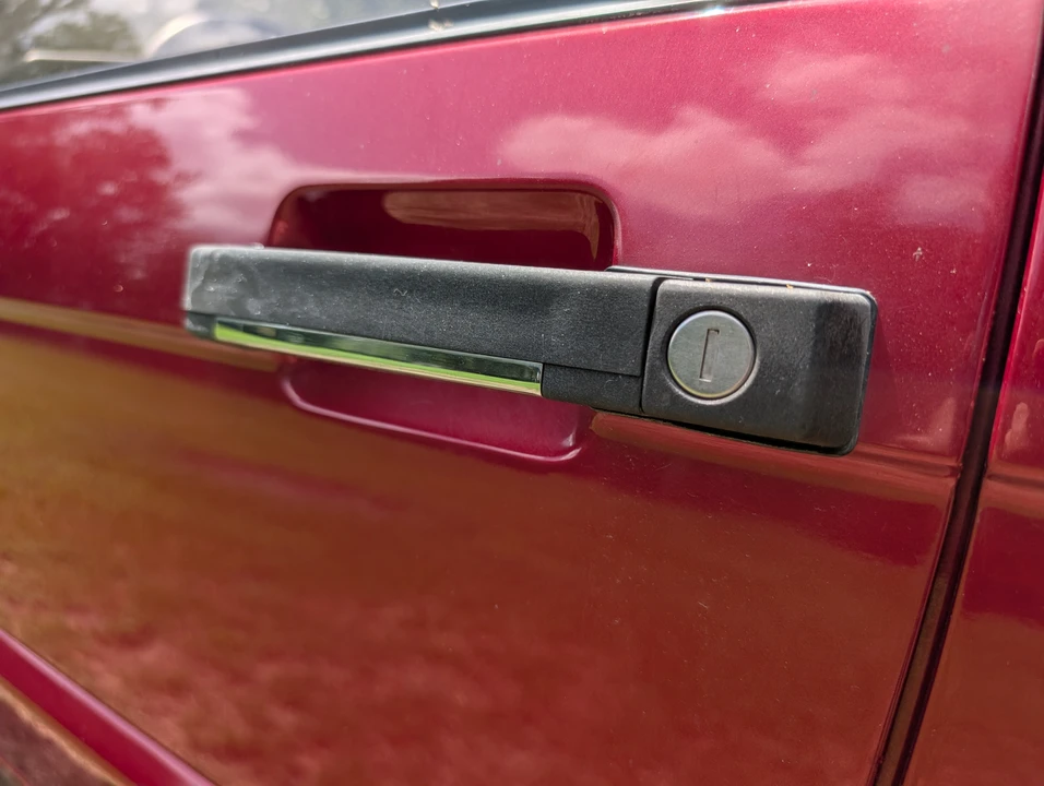 1993 Cadillac Allante - Image 24 of 31