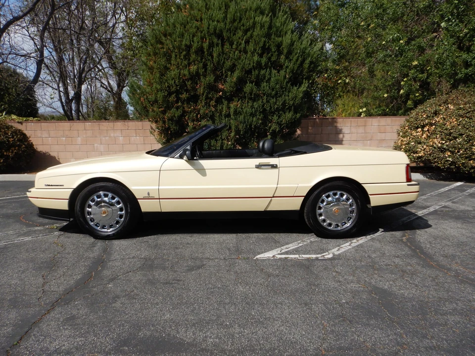 1993 Cadillac Allante - Image 7 of 31