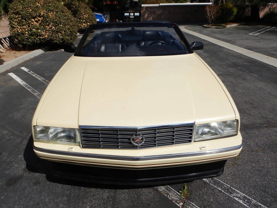 1993 Cadillac Allante - Image 2 of 31