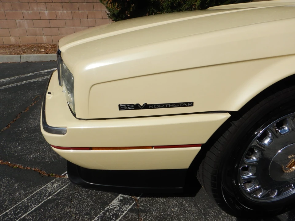 1993 Cadillac Allante - Image 15 of 31
