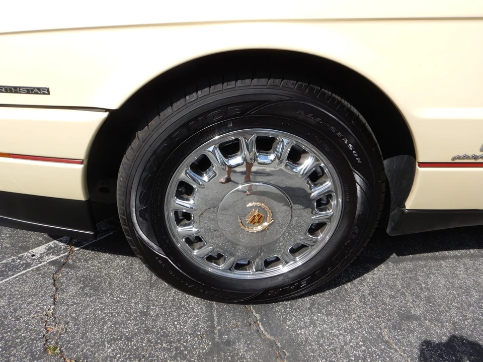 1993 Cadillac Allante - Image 24 of 31