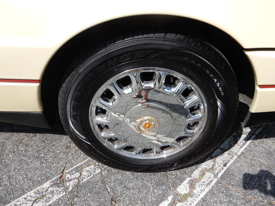 1993 Cadillac Allante - Image 25 of 31
