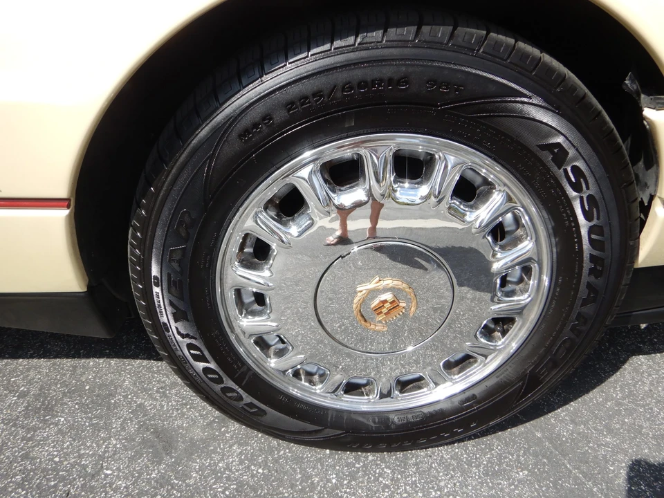 1993 Cadillac Allante - Image 26 of 31