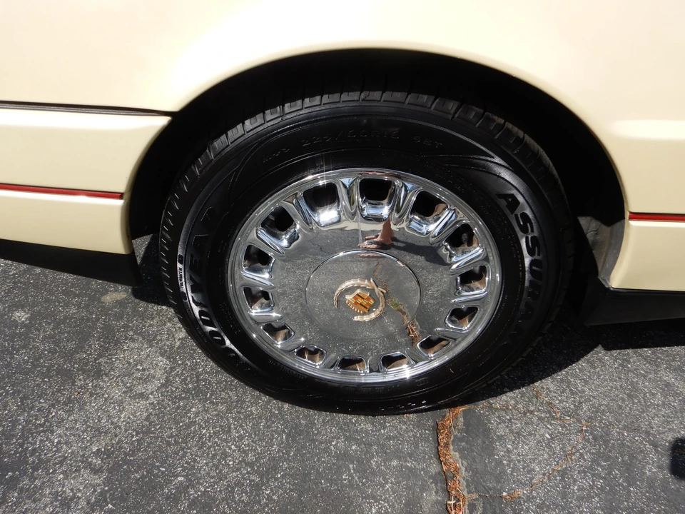 1993 Cadillac Allante - Image 27 of 31