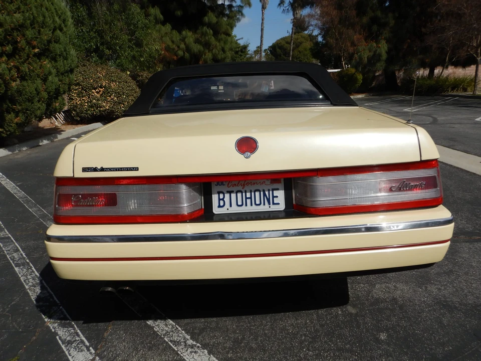 1993 Cadillac Allante - Image 10 of 31