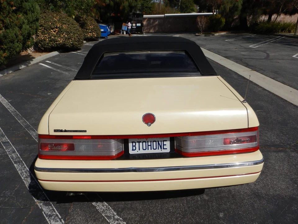 1993 Cadillac Allante - Image 11 of 31