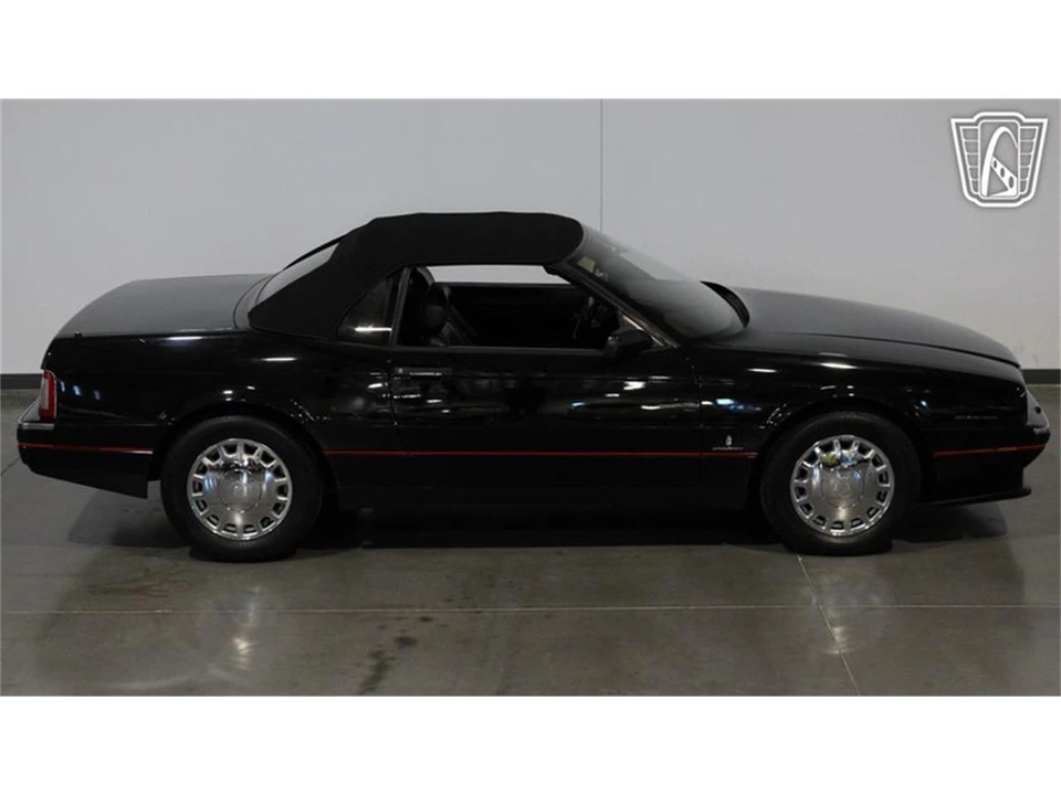 1993 Cadillac Allante - Image 16 of 31