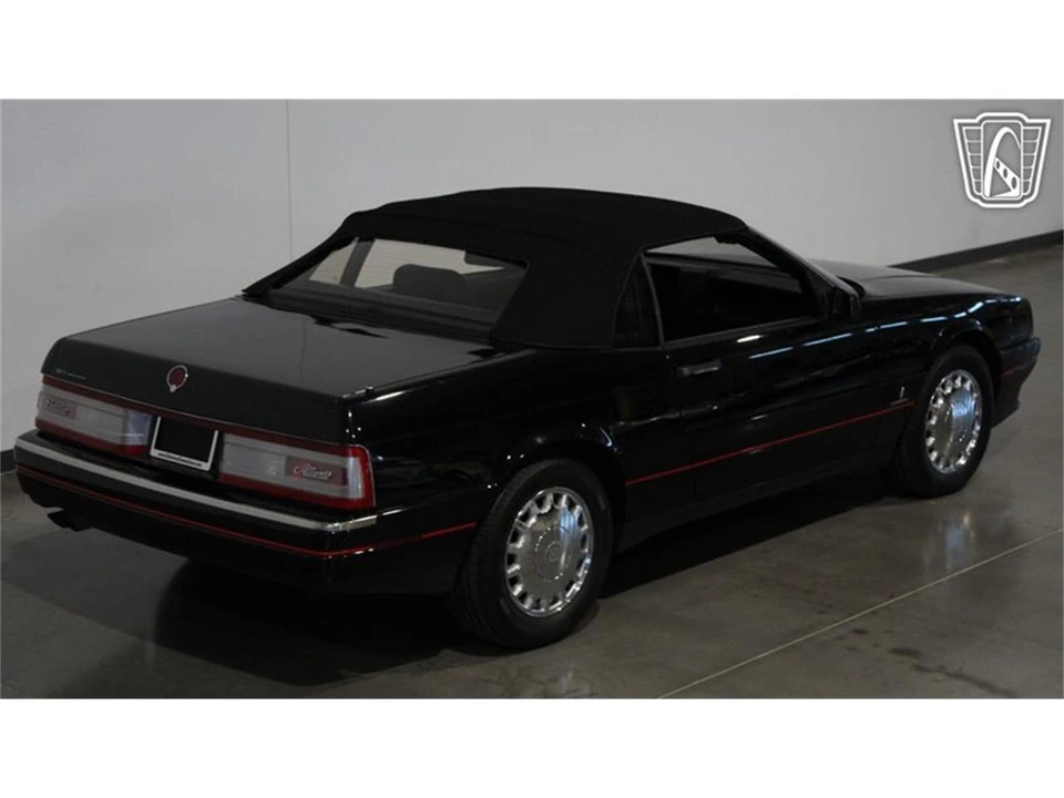 1993 Cadillac Allante - Image 17 of 31