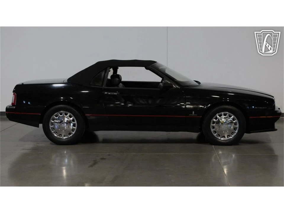 1993 Cadillac Allante - Image 24 of 31