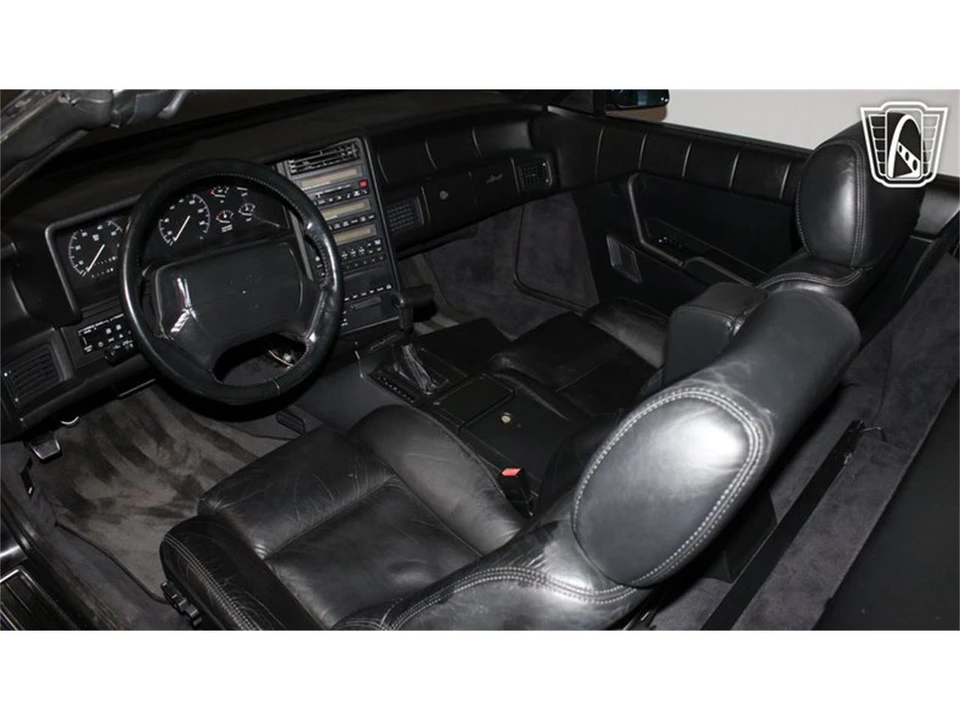 1993 Cadillac Allante - Image 9 of 31