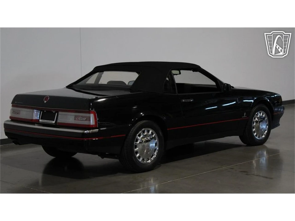 1993 Cadillac Allante - Image 25 of 31