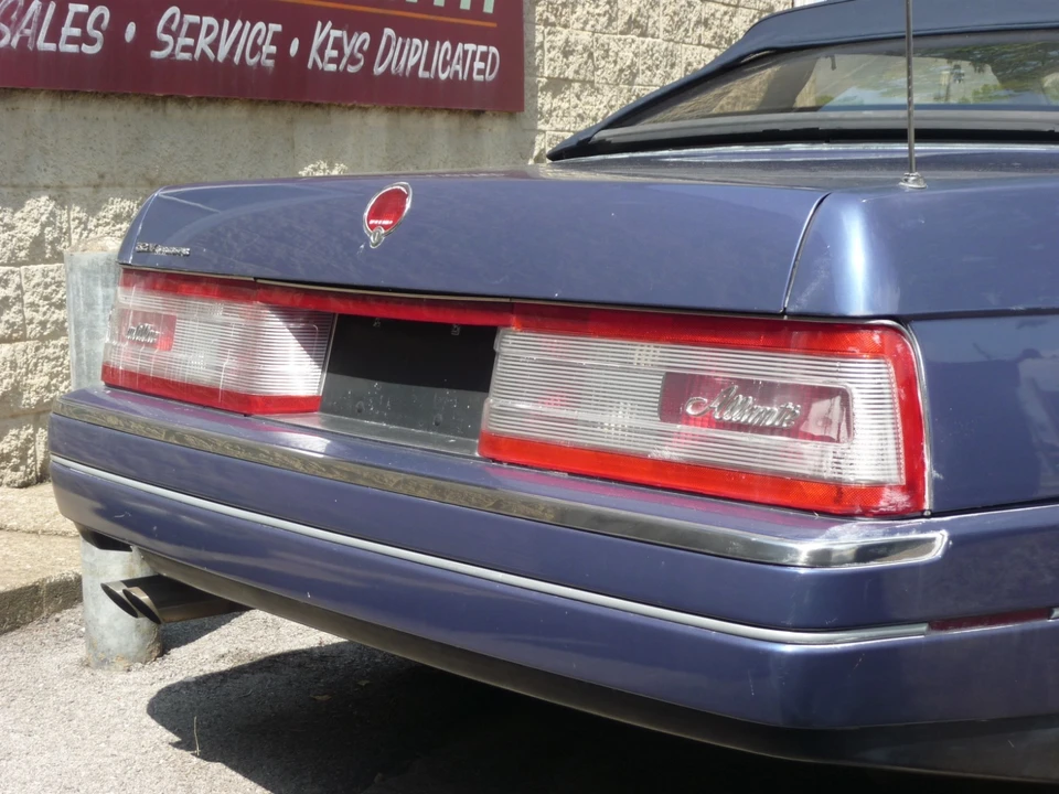 1993 Cadillac Allante - Image 10 of 20