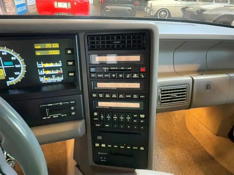 1993 Cadillac Allante - Image 17 of 31