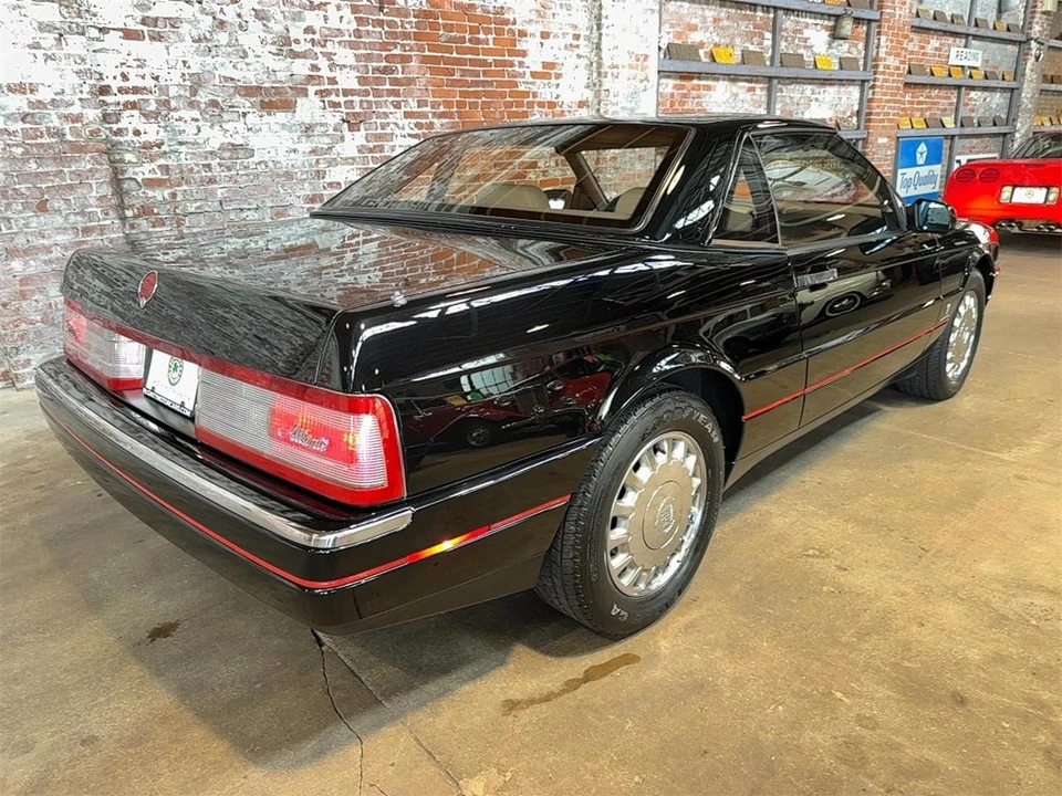 1993 Cadillac Allante - Image 3 of 31
