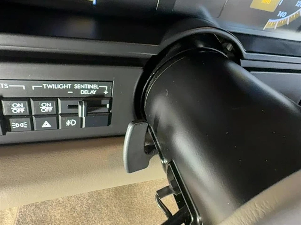 1993 Cadillac Allante - Image 23 of 31