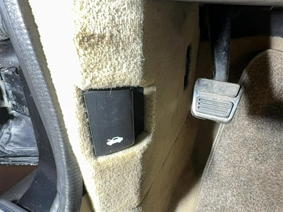 1993 Cadillac Allante - Image 24 of 31