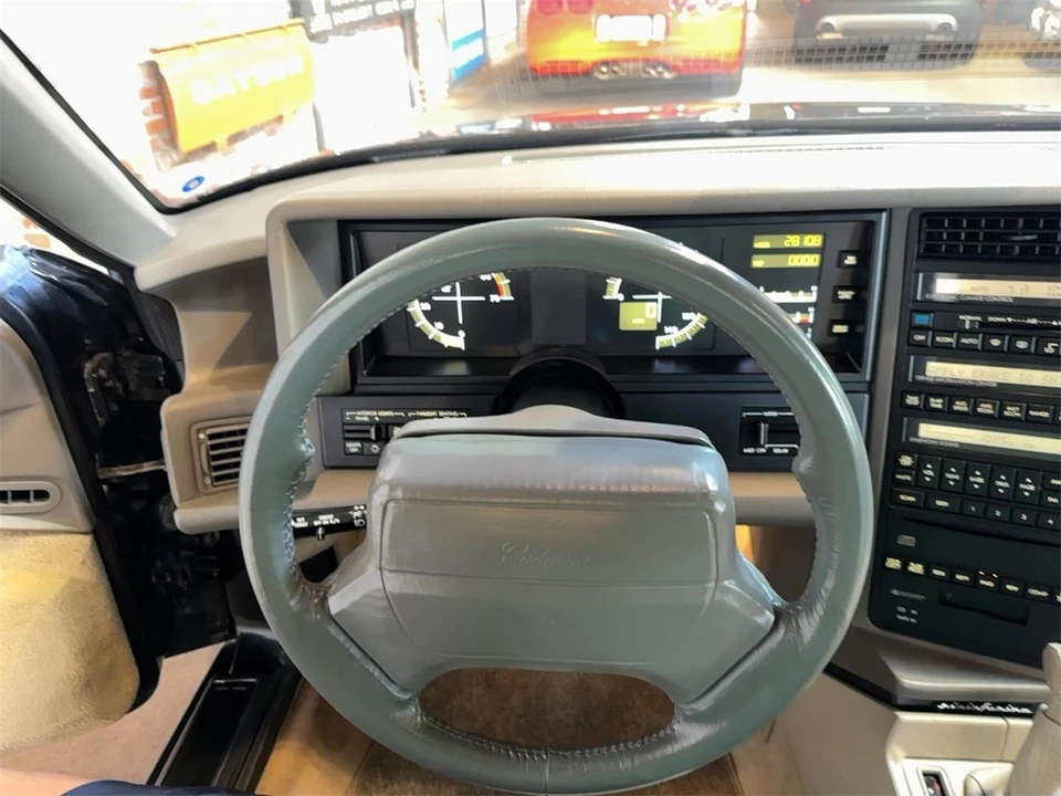 1993 Cadillac Allante - Image 14 of 31