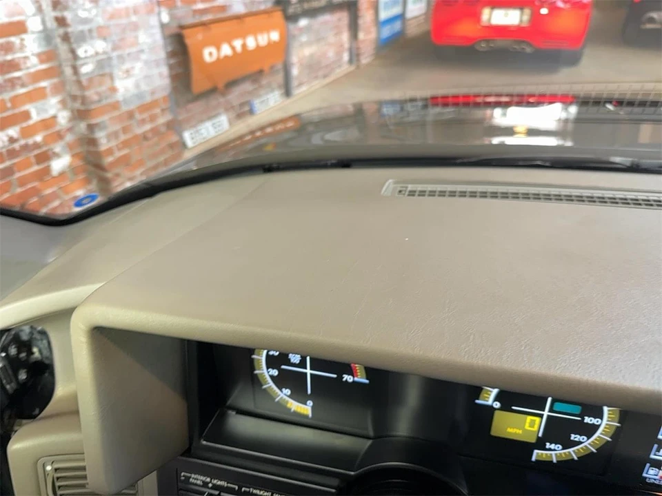 1993 Cadillac Allante - Image 30 of 31