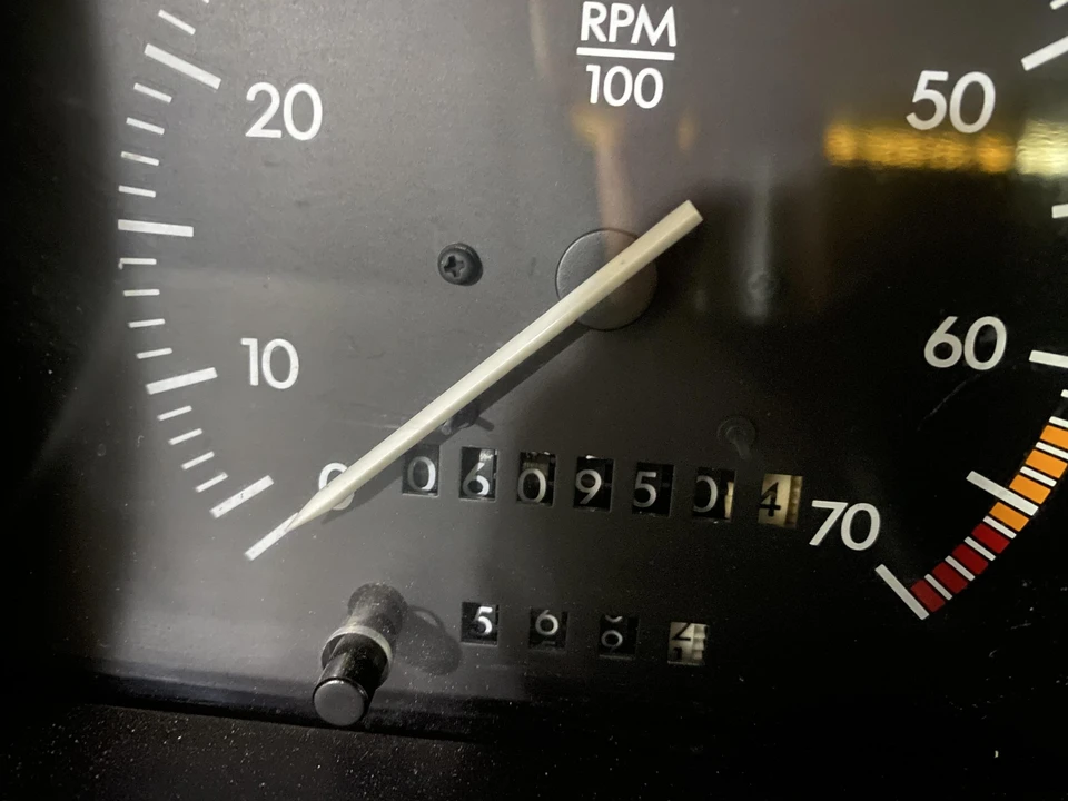 1993 Cadillac Allante - Image 29 of 31